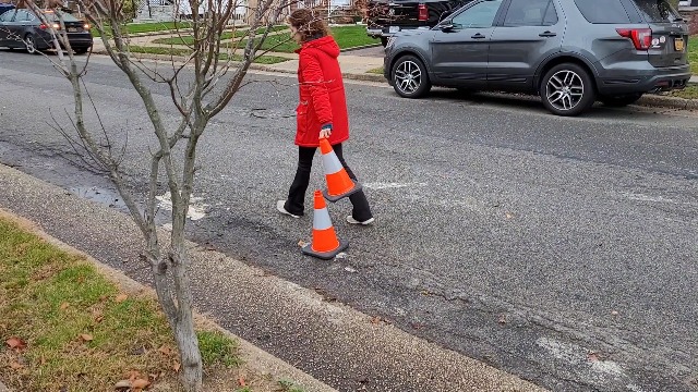 Image of BESEA 5 Pack 18 Inch Traffic Cones with Weighted Black Base