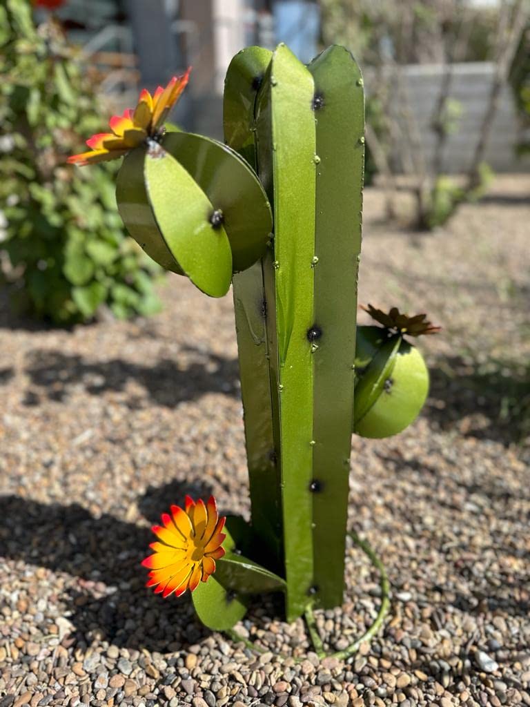 Metal Saguaro Cactus Olive