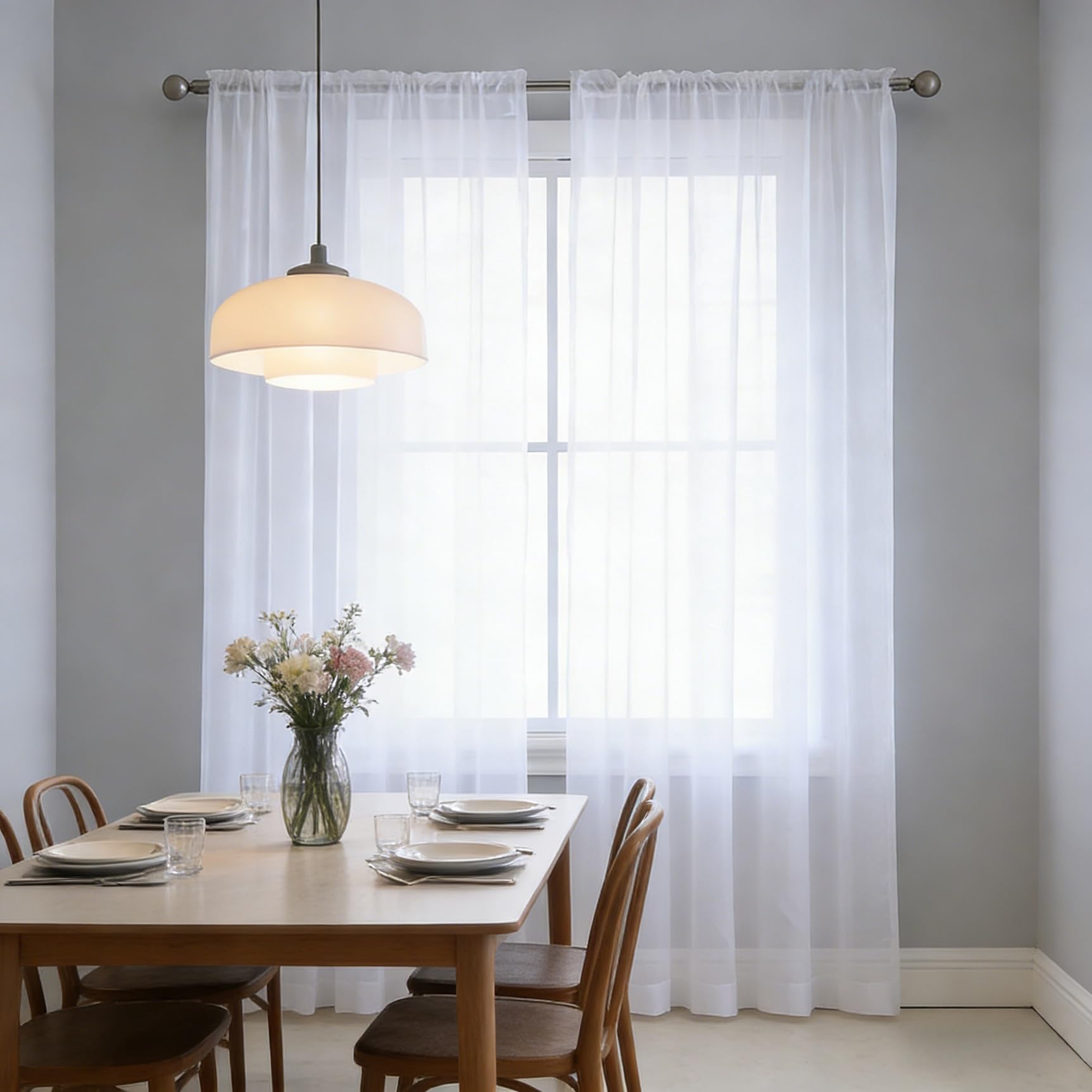 Cortinas y visillos translúcidos que suavizan la luz del dormitorio moderno 95 x 155 cm