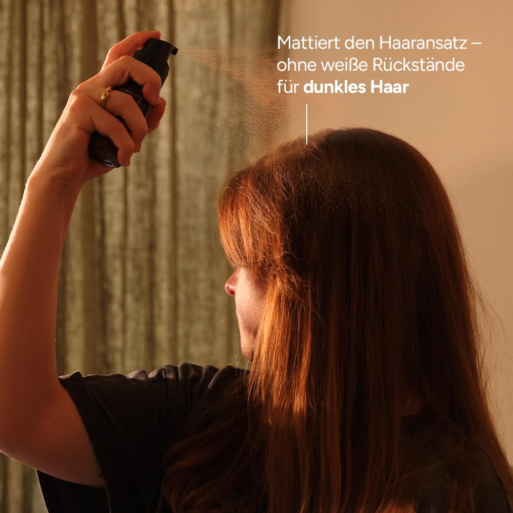 JUNGLÜCK Trockenshampoo für dunkles Haar - Vegan | Dry Shampoo verleiht spürbar mehr Griffigkeit und Volumen ohne weiße Rückstände | Aerosolfreies mattierendes Trockenshampoo für sofortige Frische