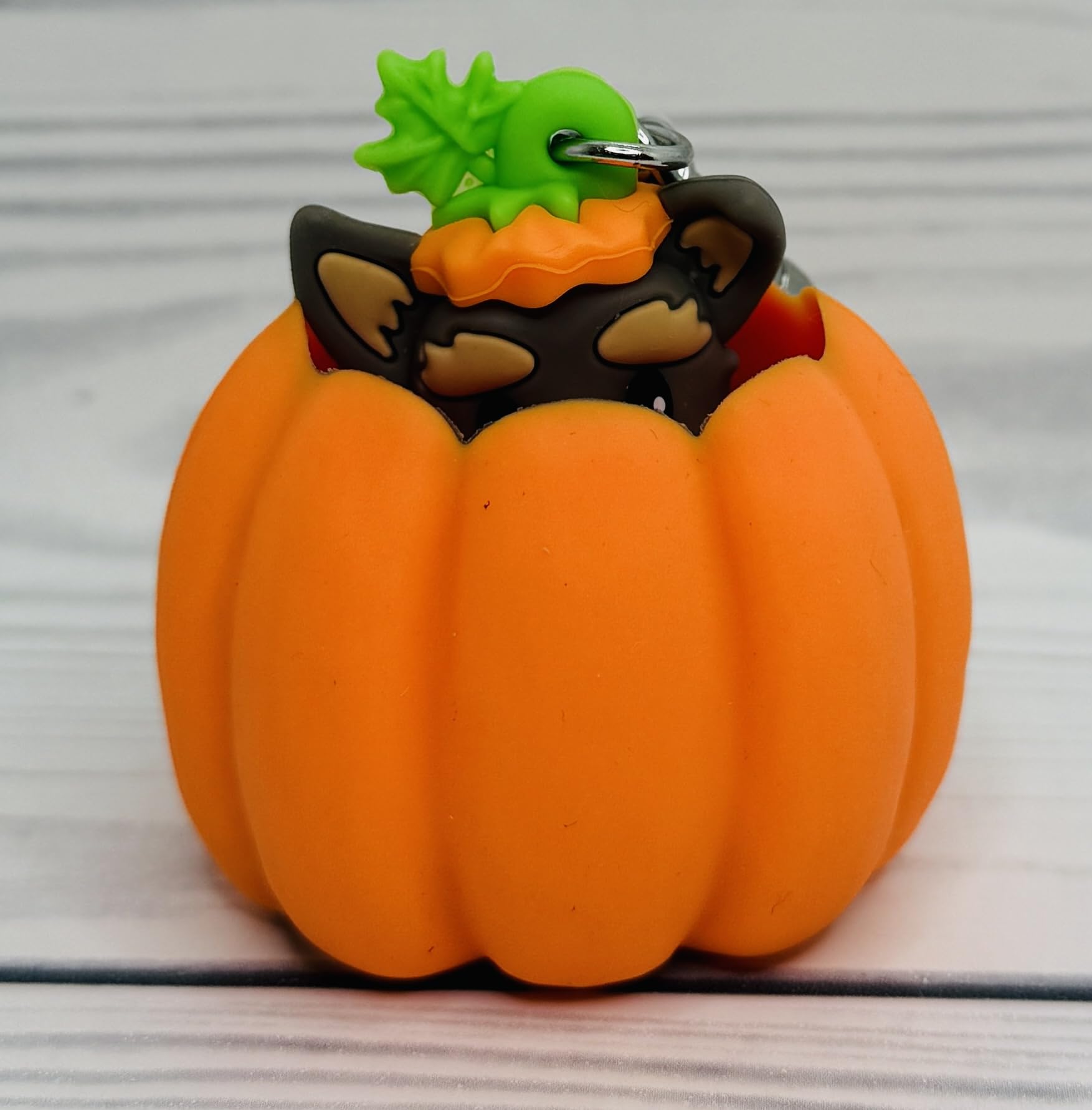 Amazon.com: Bath and Body Works Pop-up Pup Pumpkin Pocketbac Hand