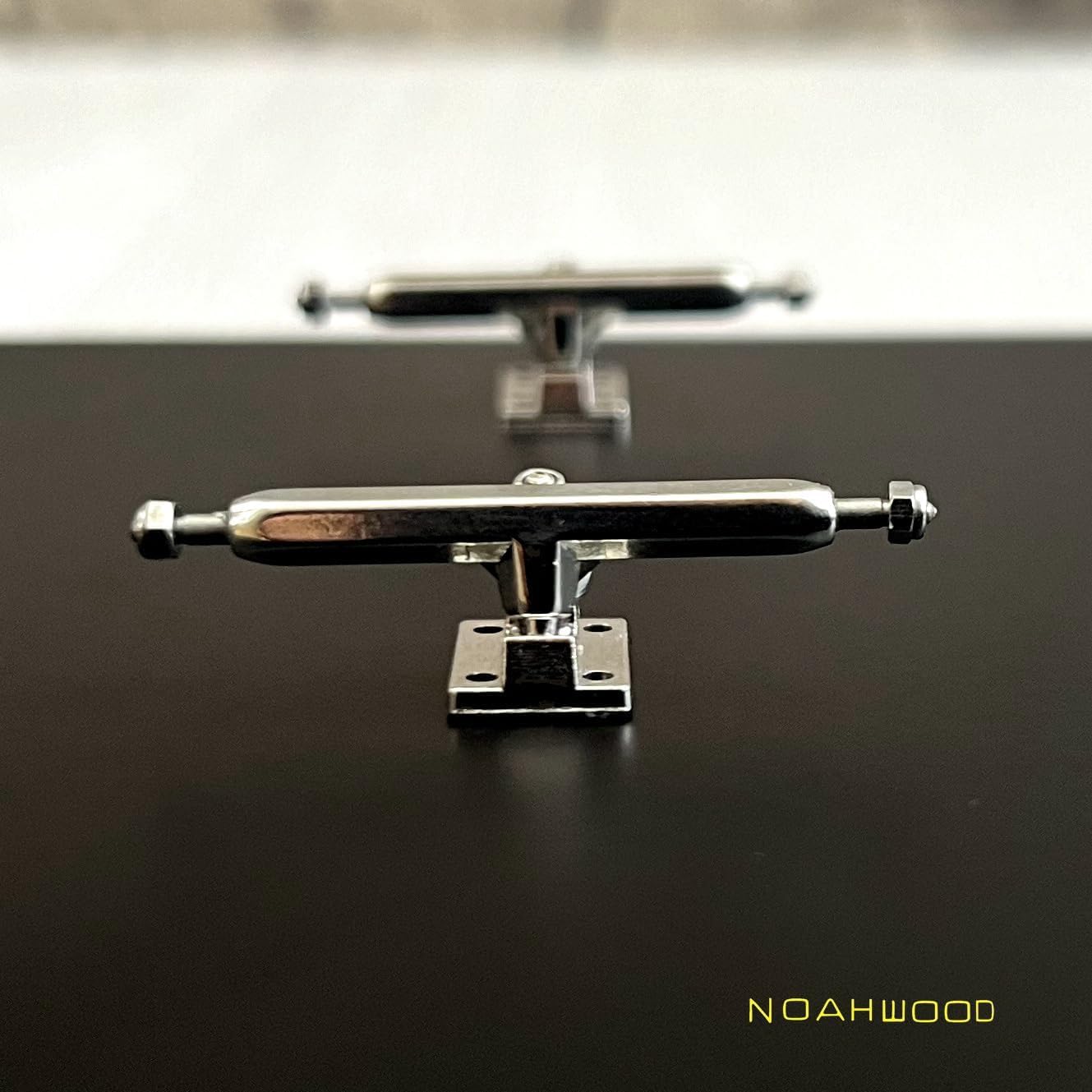 NOAHWOOD Pro Fingerboard 36mm Six Truck (36mm Silvery)