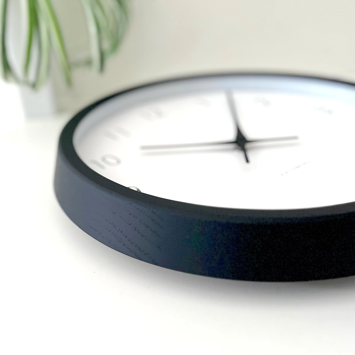 Amazon.co.jp: KATOMOKU Muku Clock 7 ブラック km-60BKRCS 連続秒針