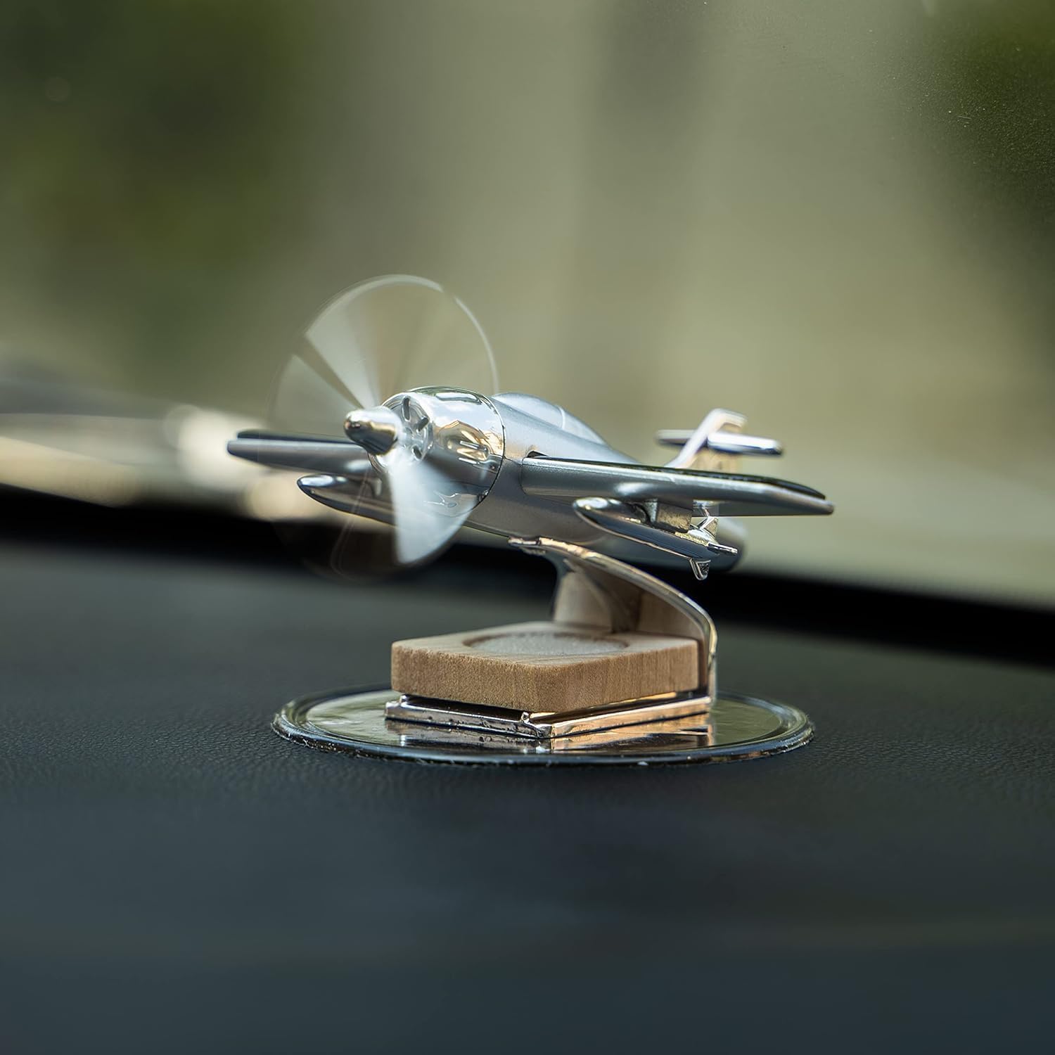 - Car Dashboard Solar Airplane Perfume Diffuser 360° Rotating Propeller Air Freshener Solar Powered Aircraft Ornament Auto Interior Decoration Gift