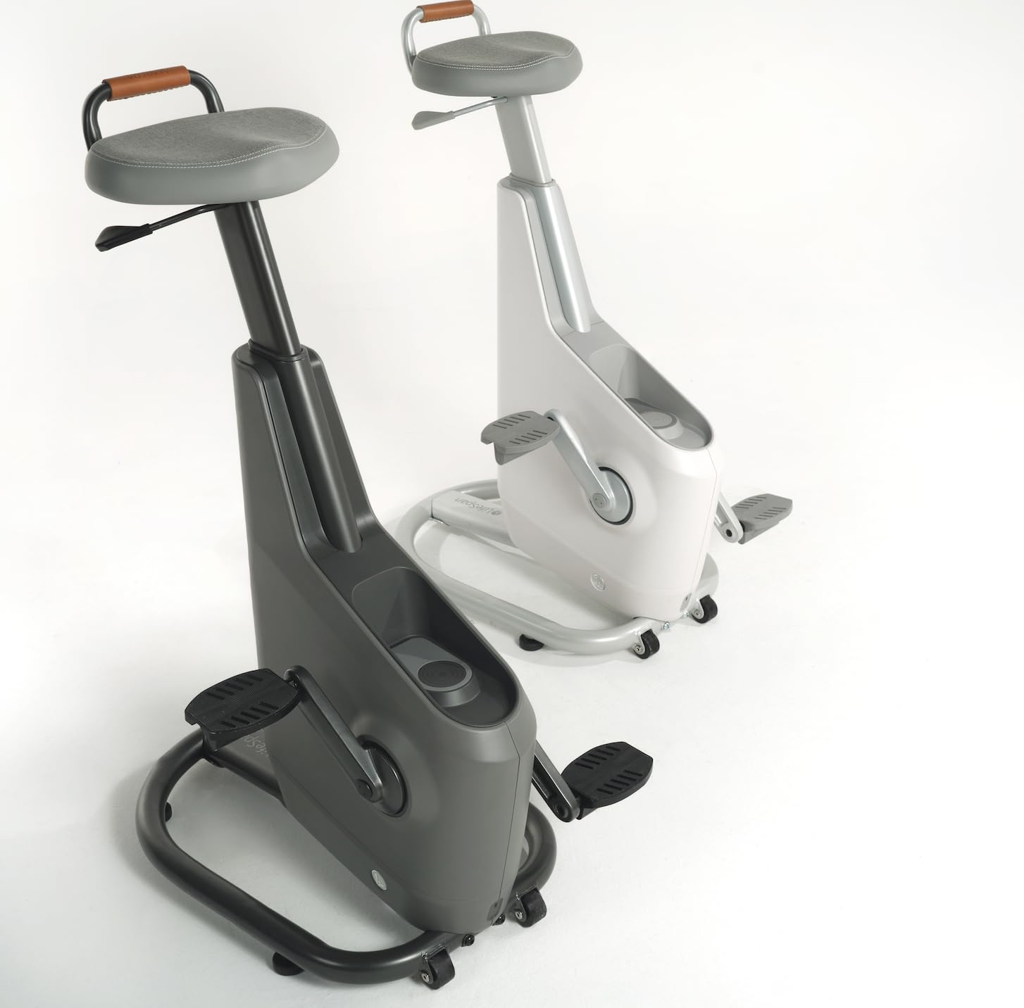 LifeSpan Ampera Desk Bike – stromerzeugendes Schreibtisch-Fahrrad fürs Büro | Stromerzeugendes Desk Bike fürs Büro – leise & höhenverstellbar