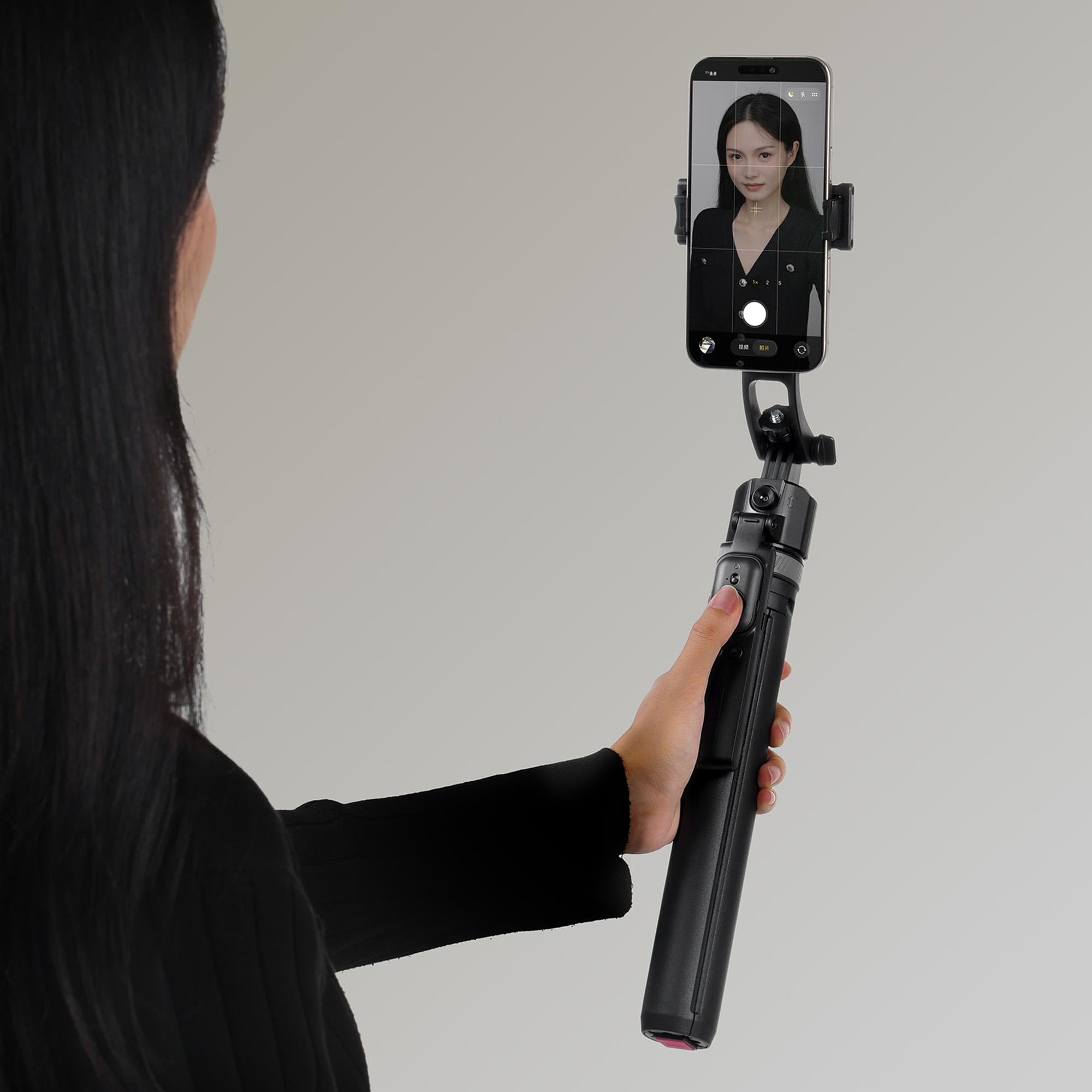 Ulanzi TT23 Perche à selfie avec suivi KI 163 cm trépied avec 4 pieds et télécommande Bluetooth pour smartphone, iPhone, Android