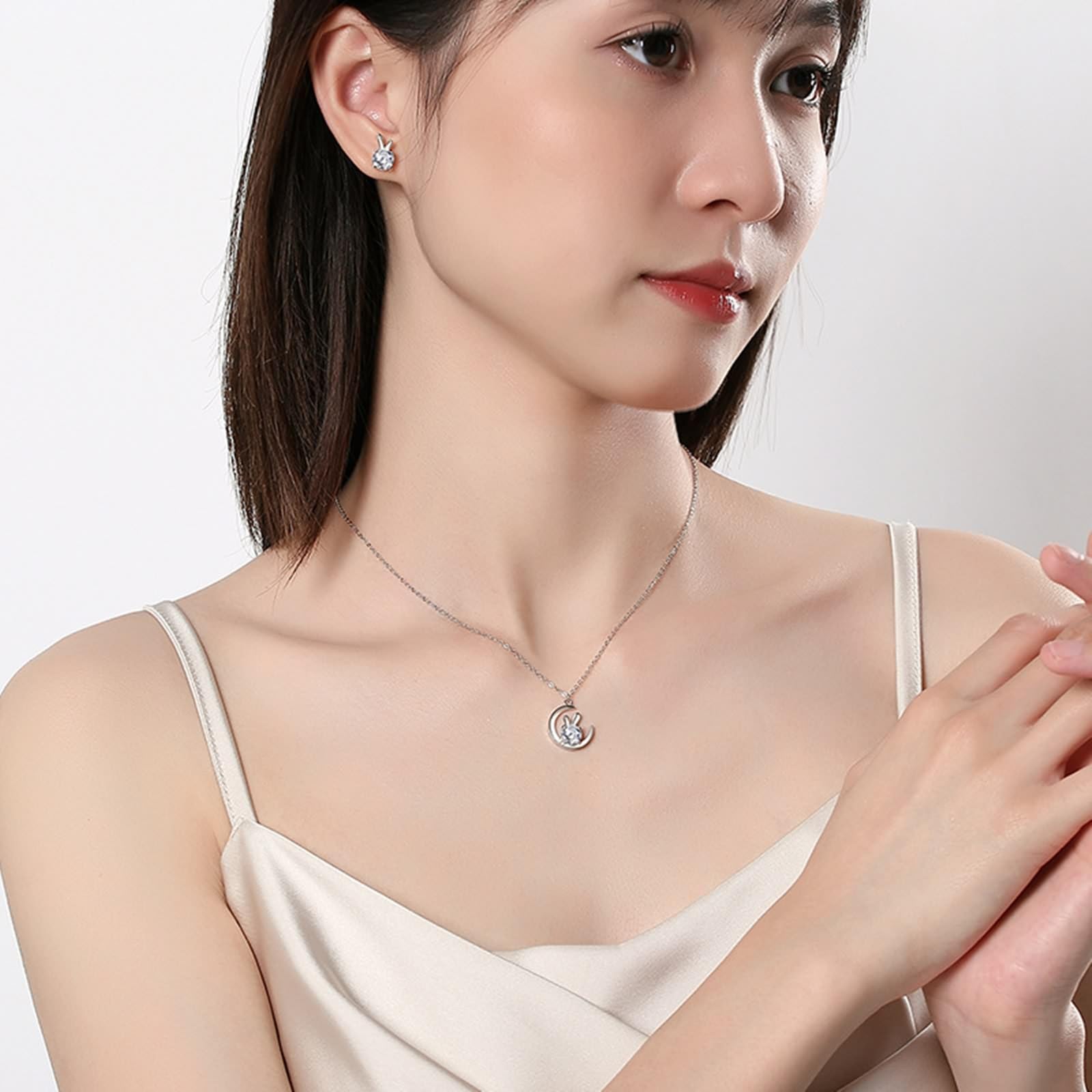 AMDXD Chaîne en or blanc 9 K/14 K/18 K pour femme avec pendentif lune lapin avec moissanite ronde blanche, colliers pour femme en or blanc 375/585/750, 40 + 5 cm