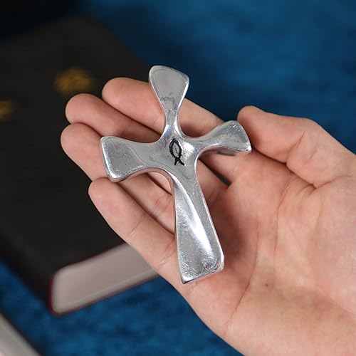 Miniatura 3 de Cruz de metal de peltre pequeña  Deliciosa cruz de regalo, adecuada para la familia, portátil y cómoda cruz de bolsillo para oración de mano, fresco