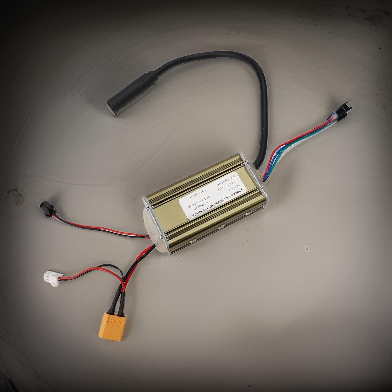 Controller motore 36 V 15 A per scooter elettrico da 8 pollici S1 S3 S4, ricambio ad alte prestazioni, struttura in metallo e plastica, per uso privato