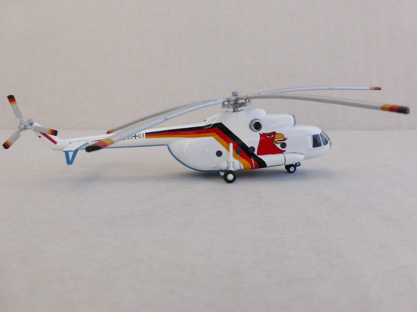 Amazon.co.jp: Herpa 1/200 完成品 ドイツ Mil Mi-8T LTG 65 Fly-out