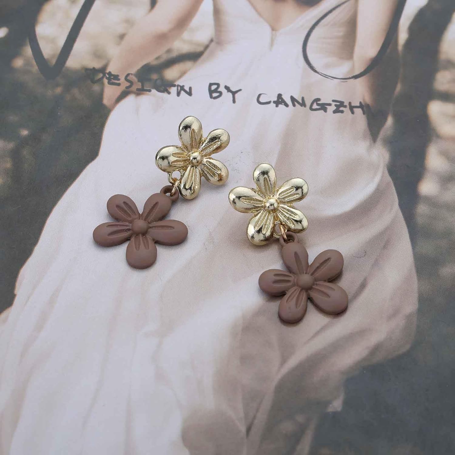 Vintage Daisy Flower Dangle Earrings Brown Flower Earrings Small Floral Drop Earrings Gold Floral Stud Earrings Two Tone Earrings Jewelry for Women - Image 3