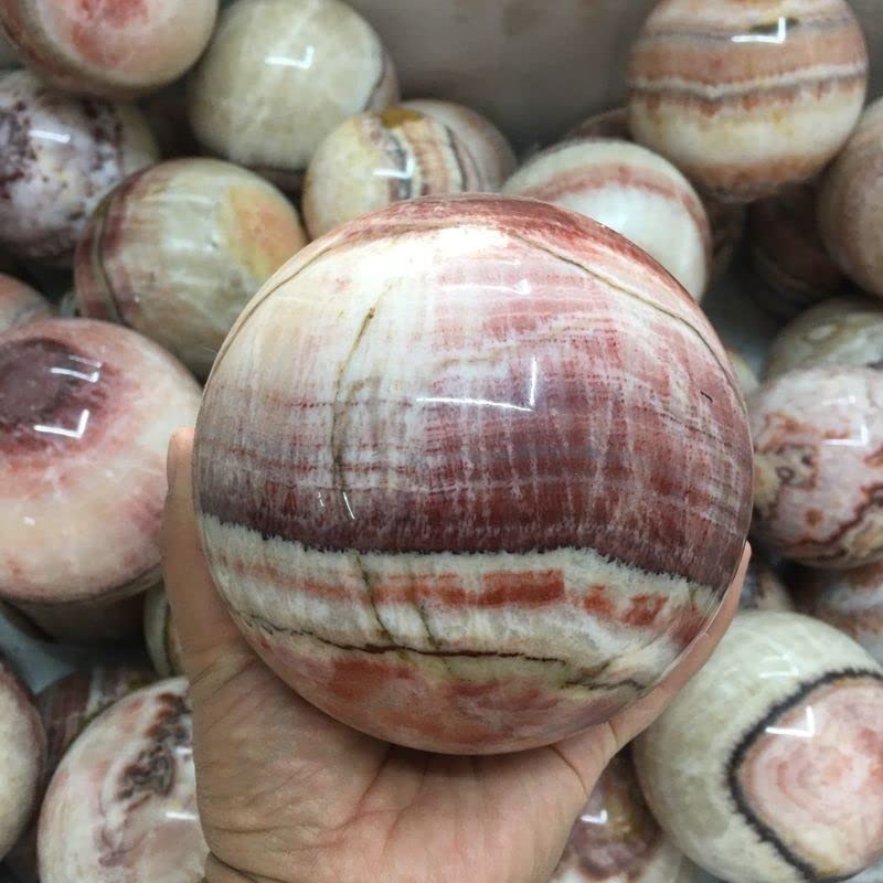 Bola de cristal natural contra el estrés mental en la oficina en casa