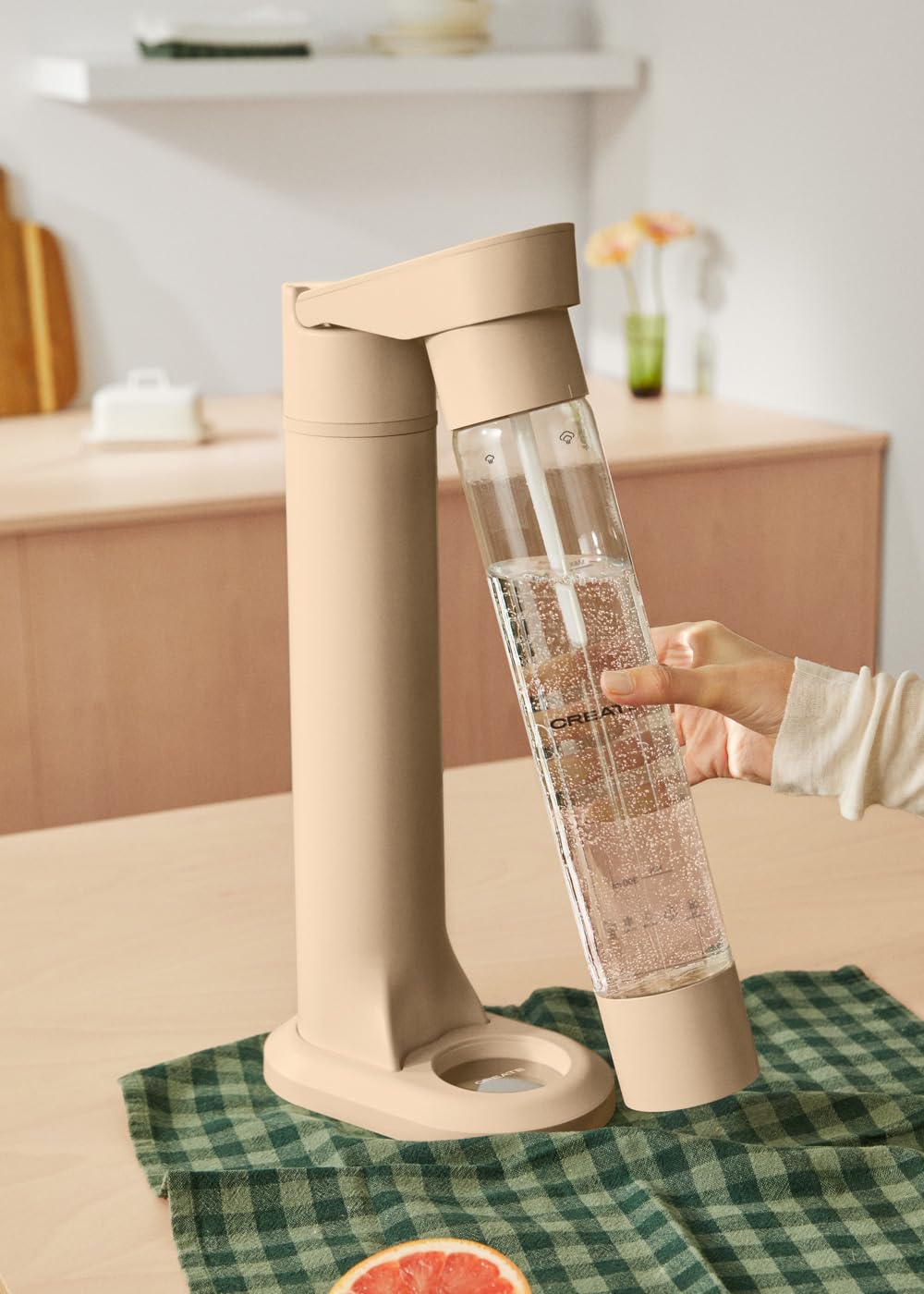 CREATE/SODA MAKER STUDIO/Machine pour faire de l’eau gazeuse 1L sable/Ne comprend pas de cylindres de CO₂, carbonation en 4 étapes, bouteille sans BPA, sans prise électrique
