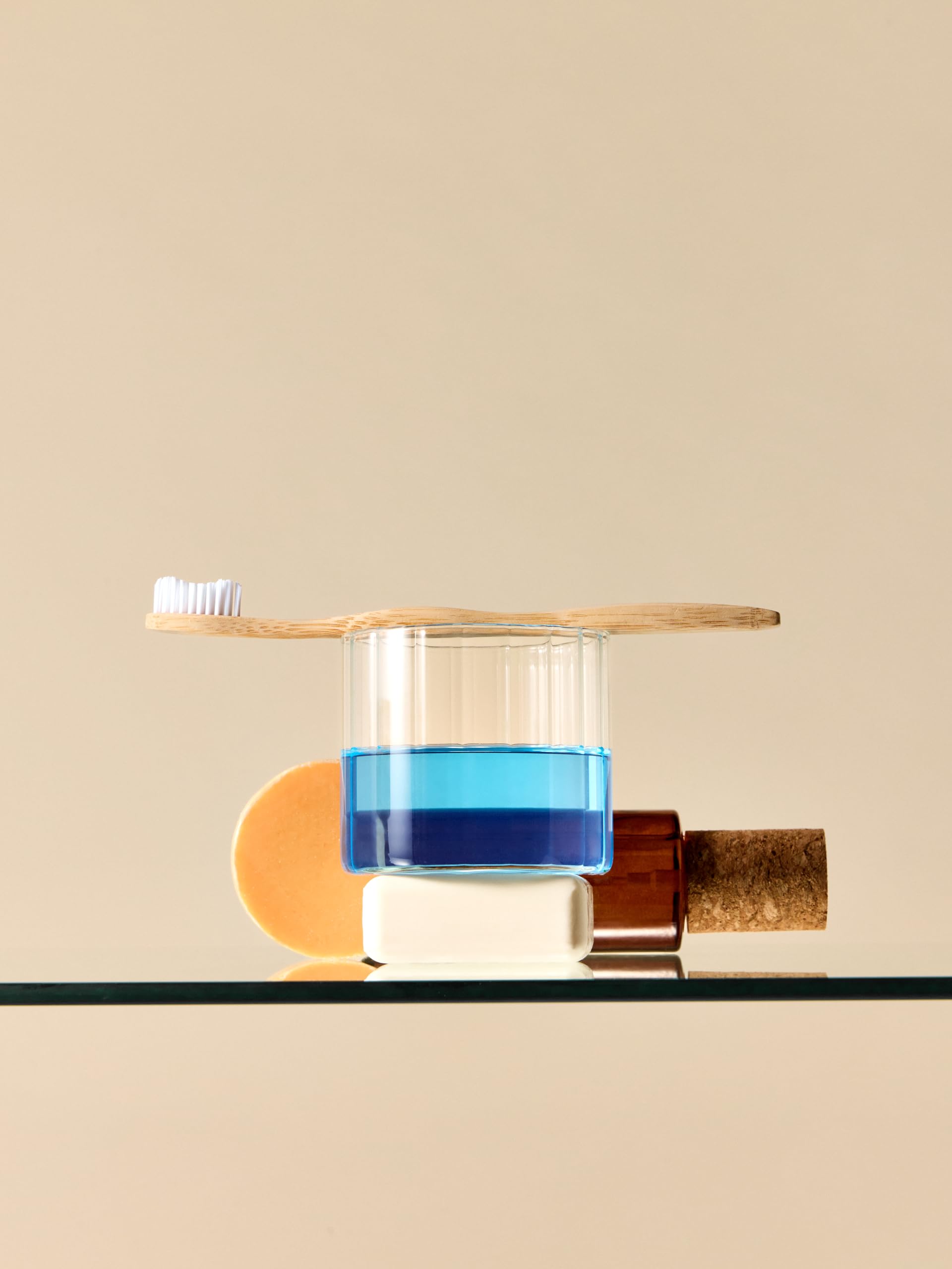 The Humble Co. Co Bambu Diş Fırçası Yetişkin Sensitive Ultra Yumuşak Siyah (4 paketi)