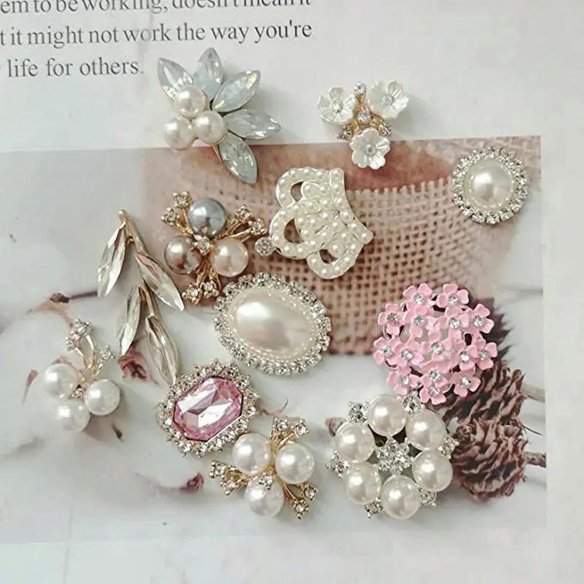 Broche Fleur Vintage - Plaqué Or Jaune - Fausse Perle Et Strass - Occasion Bon état