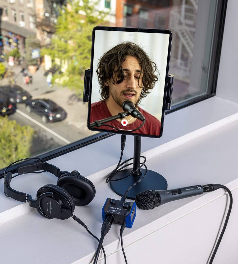 Zoom - AMS-22 - Interfaccia audio, 1 ingresso XLR/TRS, ingresso di linea stereo, 2 uscite, loopback, monitoraggio diretto, alimentazione tramite bus USB, adatta a streaming su PC, Mac, iOS e Android