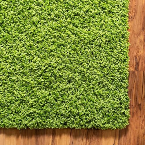 Image of Solid Fluffy Rugs and Carpet for Hall and Drawing Room 5x5 Square Grass Green Color