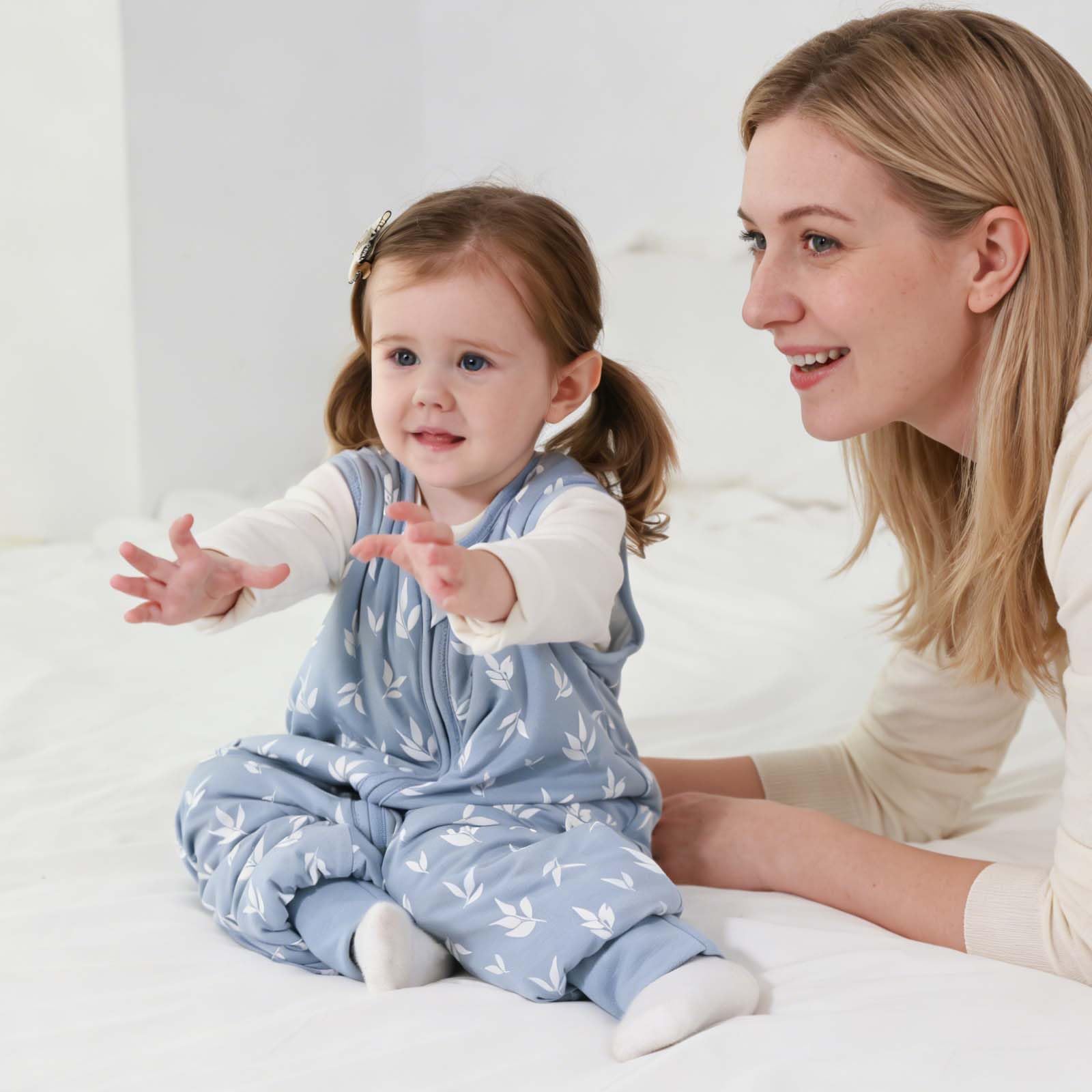 Gigoteuse pour bébé avec Jambes, Indice de Chaleur 1.0 Tog, Lot de 2, en Rayonne Ultra-Douce fabriquée à partir de Bambou, Sac de Couchage en Fibre de Bambou pour garçons et Filles(Bleu,M)