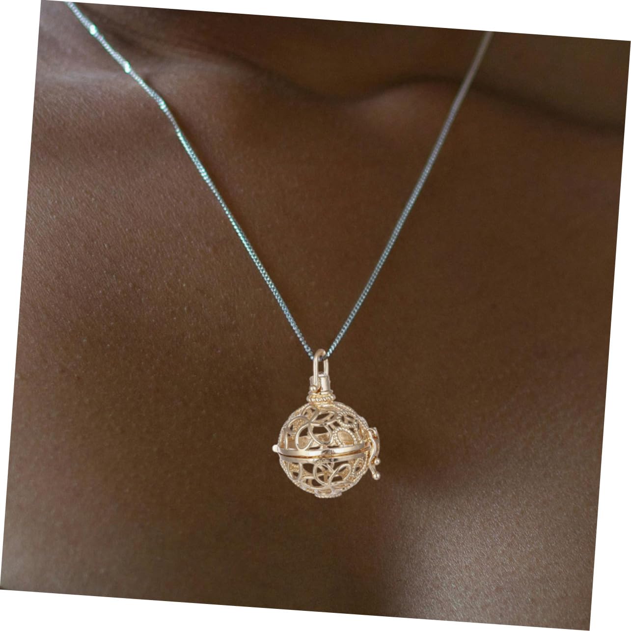GALPADA 15piezas Colgante Difusor De Aromaterapia De Locket De Esencial Hueco Color Dorado Para Perfumes y Mezclas Aromáticas Diseño Único y Personalizable