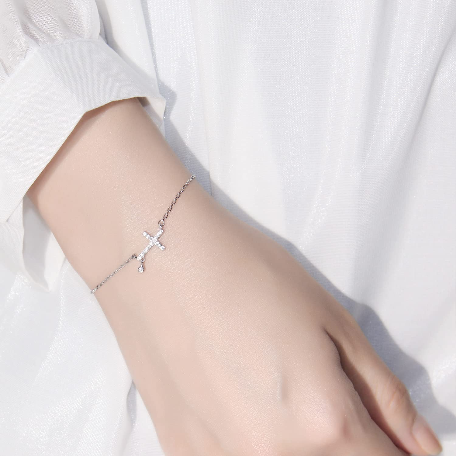 Bracciale con croce laterale per le donne Catena della Santa Croce Gioielli di fede cristiana Bracciale in argento Sterling con charm