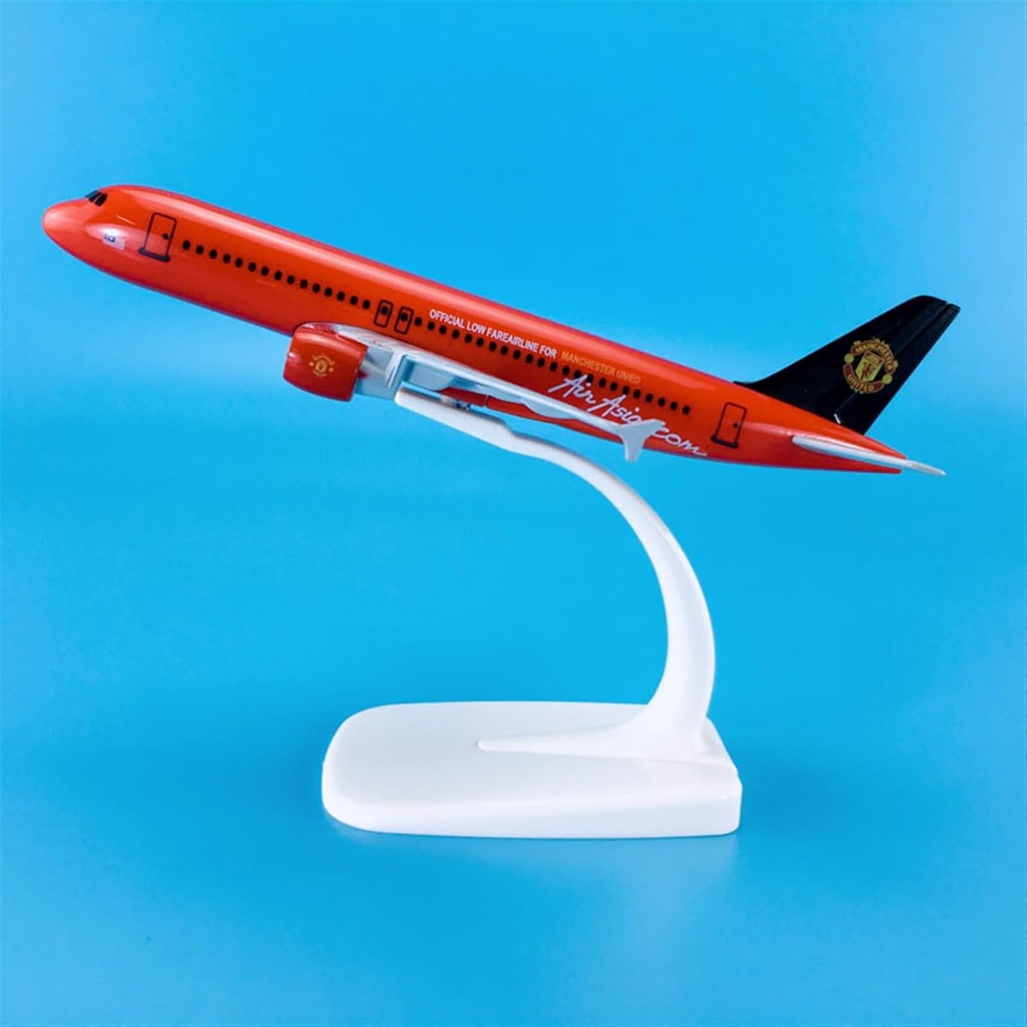 Miniature Scale 1 235 16cm ABS Metal Airplane Model Aircrafts Static Airbus A320-200 for Die Casting Plane Flying Toy Game Kits