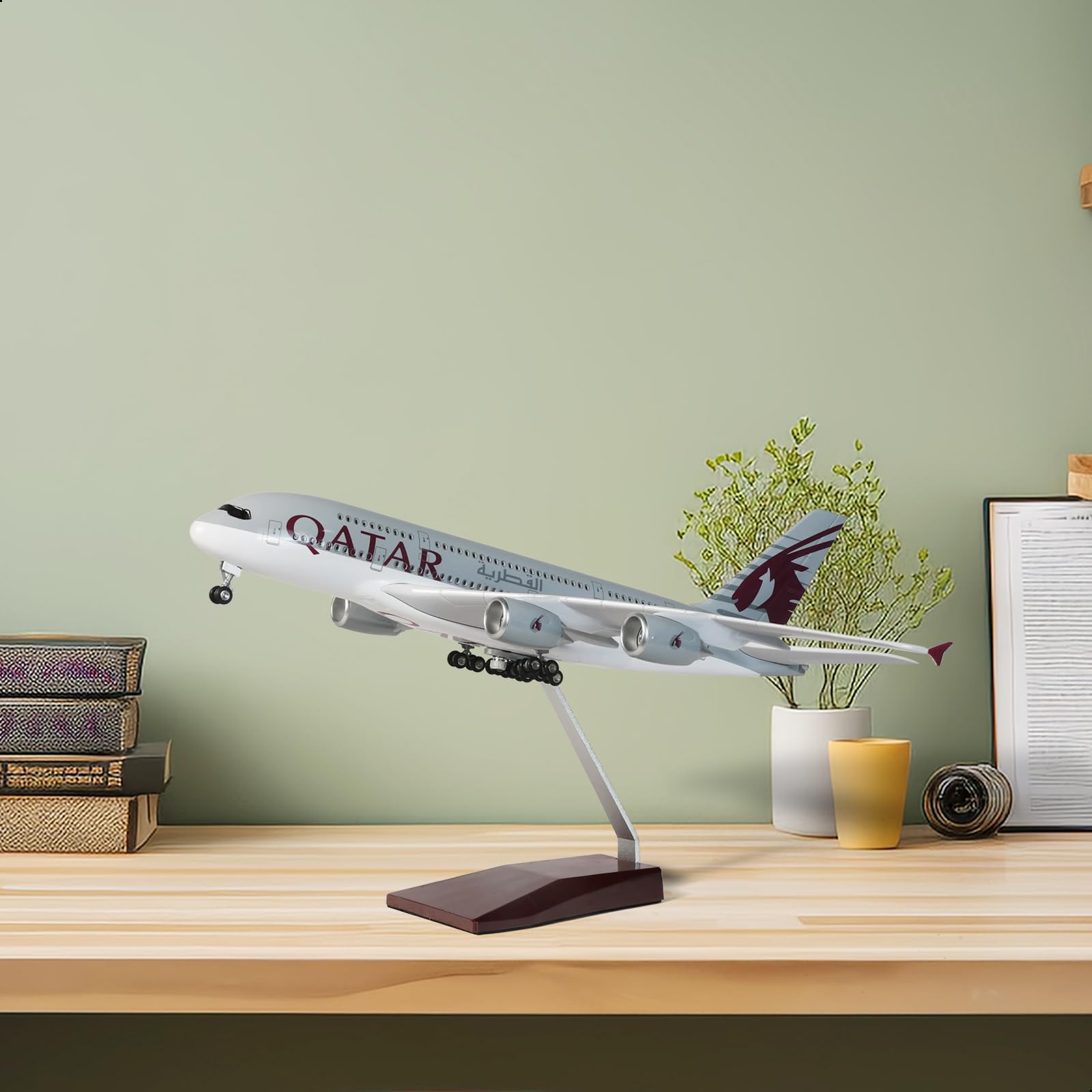 Amazon.com: QIYUMOKE 1/200 Qatar A380 Model Plane Diecast