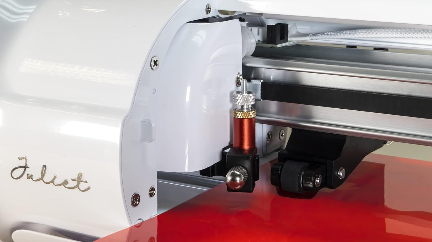 Siser Juliet® Plotter da taglio ad alta definizione – Con una luce di 30cm, Juliet taglia materiali sia con che senza il tappetino incluso (30x30cm).
