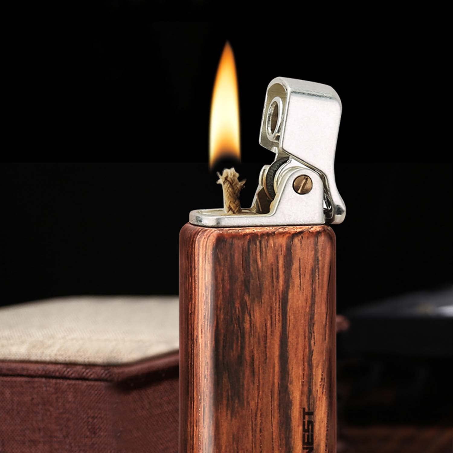 Briquet à Kérosène Vintage Flamme Douce Huile Rechargeable Bûche Coquille en Bois Briquet pour Amis, Collègue, Parent, Amoureux (Carburant Non Inclus)