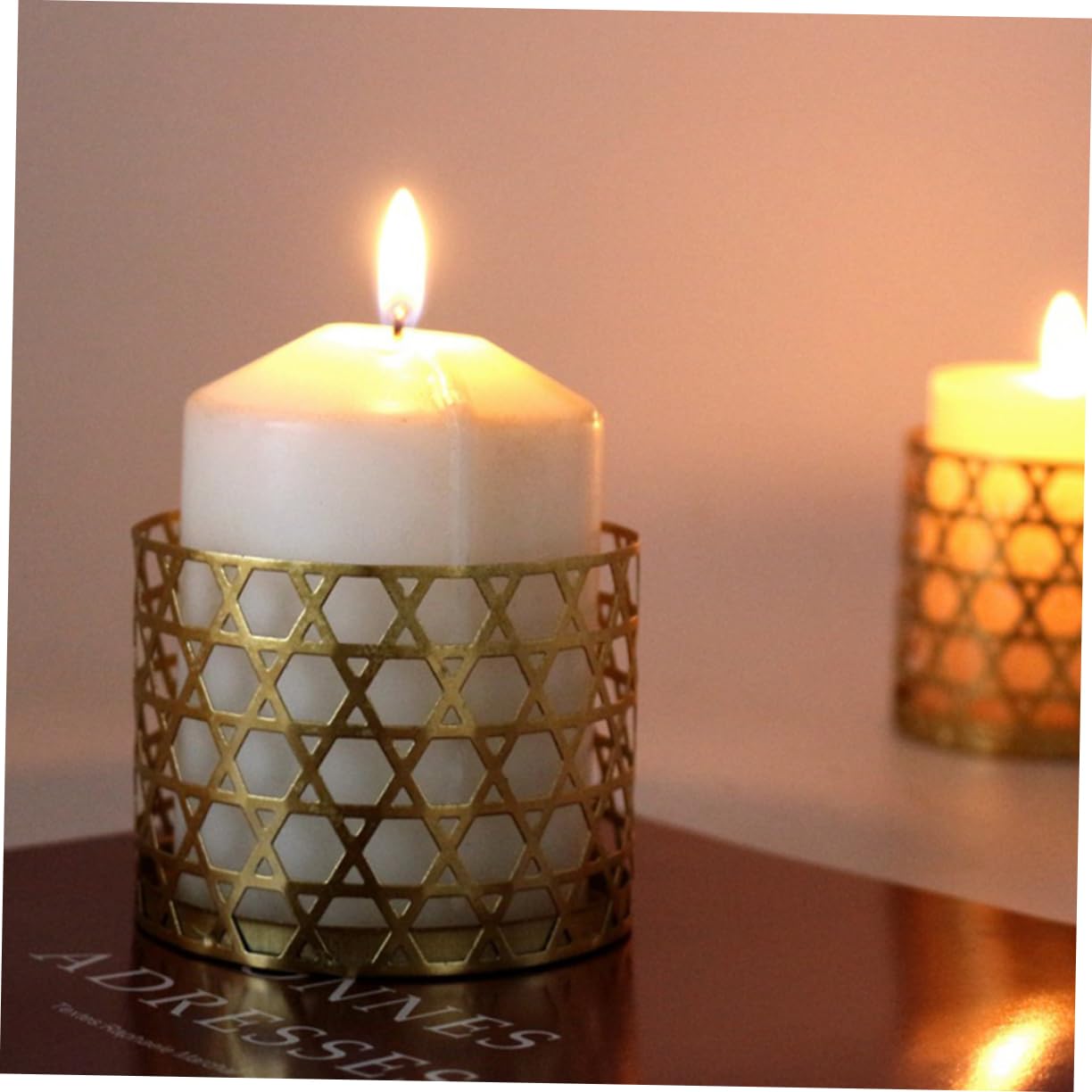 Cabilock 1 PC Candlestick Iron Candle Support Household Candle Container Candle Bracket Hollowed Candle Stick Decorative Candle Container Delicate Aromatherapy Container Novel Candle Holder