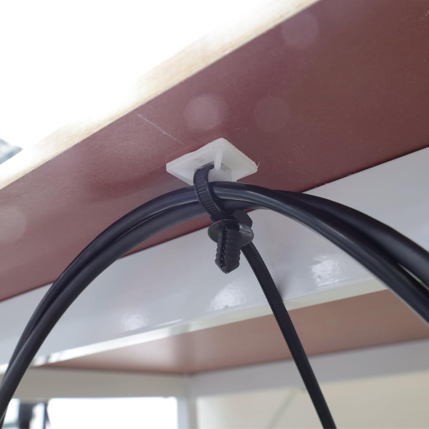 Bitray 500Pcs White Cable Zip Tie Self Adhesive Mounts 1x1 Inch (25x25mm) Adhesive Cable Tie Base Holder