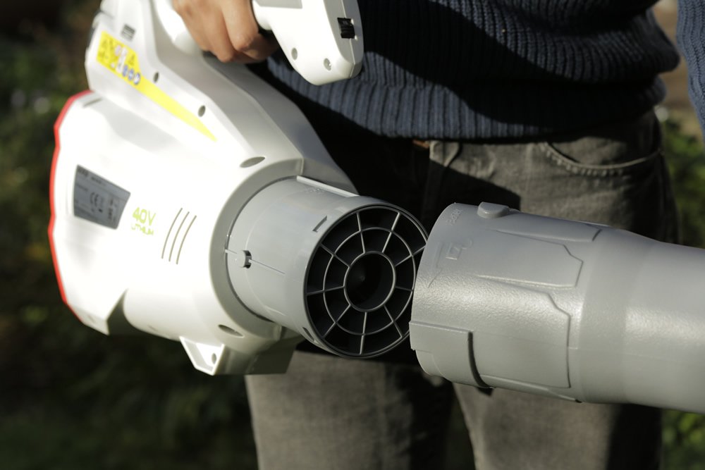 IKRA soplador a batería IAB 40-25, velocidad soplado max. 320 km/h, 40V de litio-ion, duración max. 60 min.