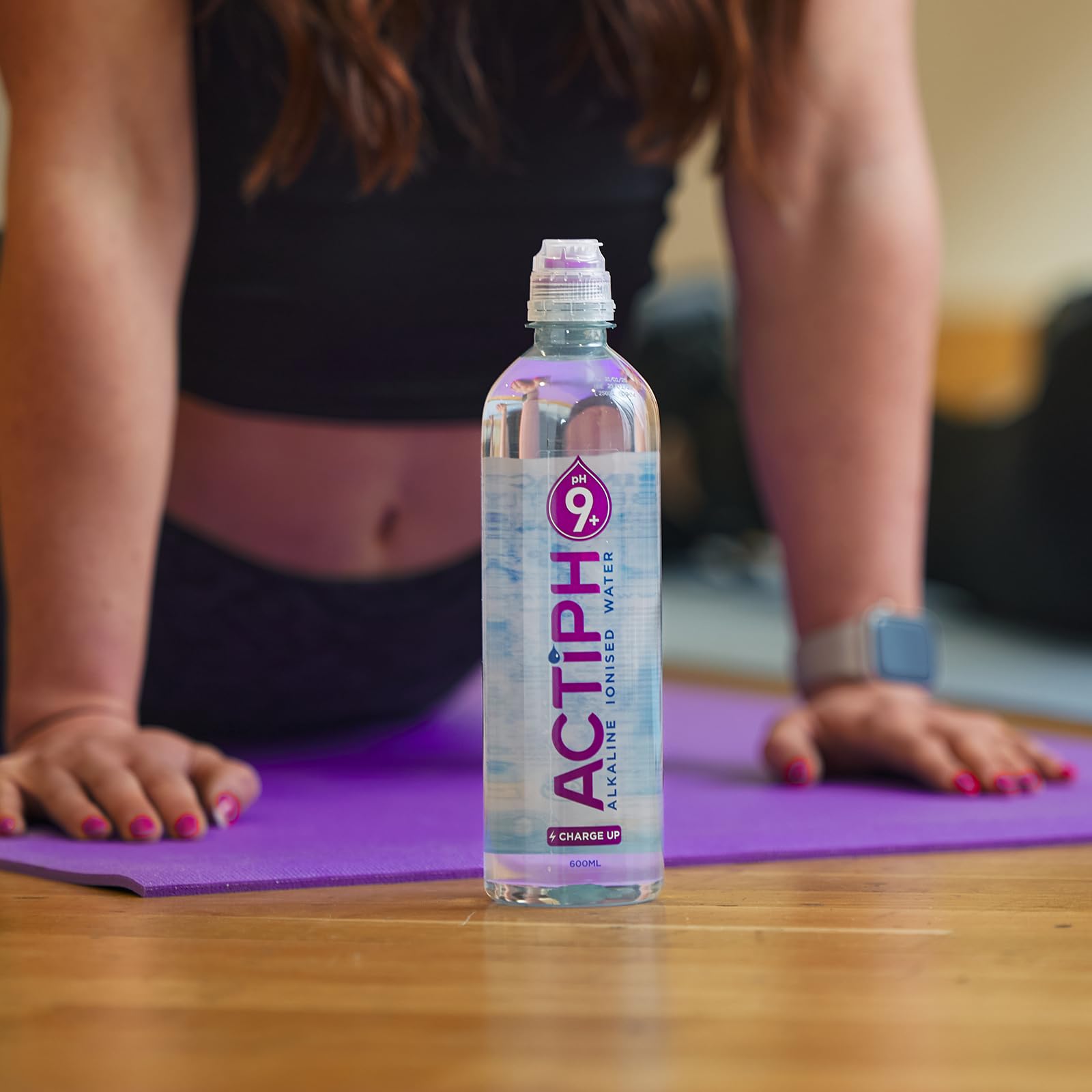 ACTIPH Ionisiertes Alkalisches Quellwasser pH 9+ Gereinigt mit Elektrolyten – Rein und Sanft - 24 x 600ml PET-Flaschen