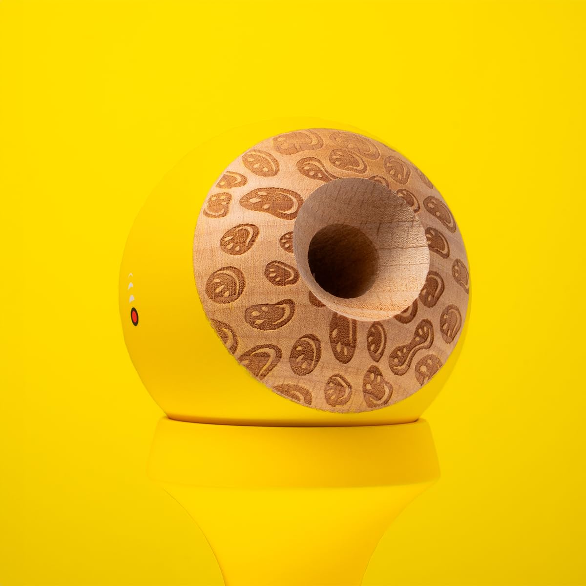 KROM Kendama KOLOR Gelb – Kendama mit Gummibeschichtung, 2GOOD Shape, Ahorn-Ken & Buchen-Tama