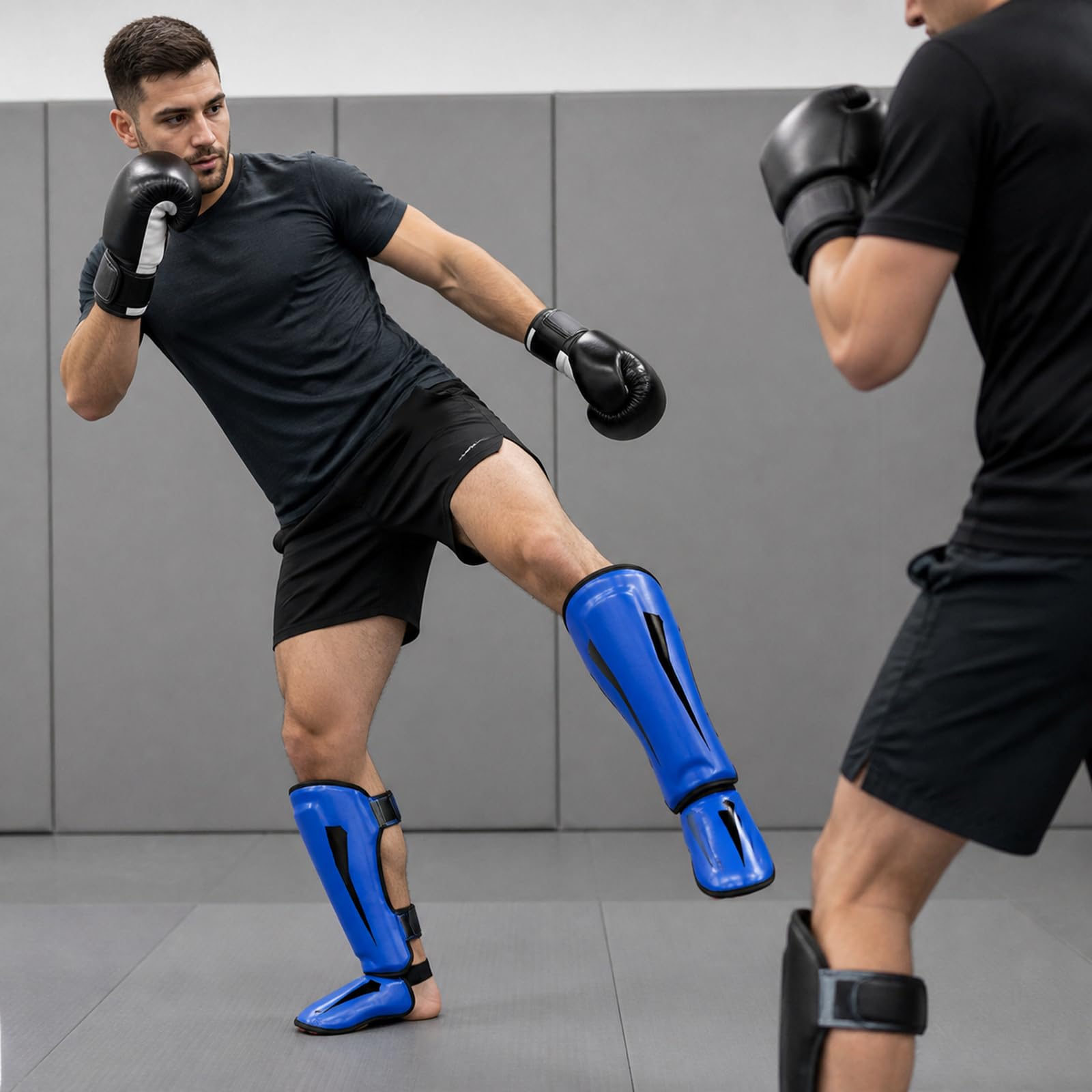 Piedi Protezione Shin Guard,Parastinchi Muay Thai,Parastinchi per Arti Marziali,Regolabili,Comodo,Traspirante,per Boxe,Muay Thai,Sport da Combattimento e Allenamento Quotidiano