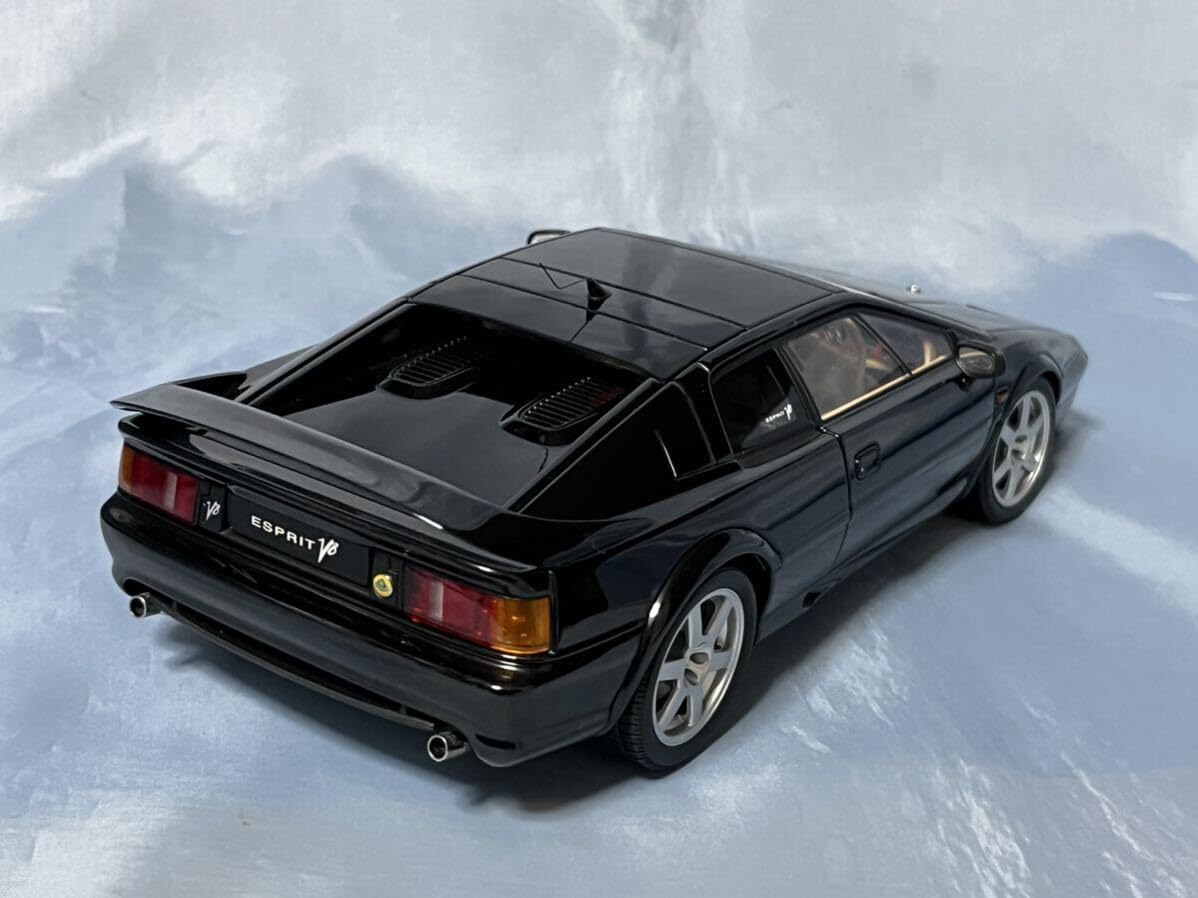 オートアート製ロータス エスプリ V8 黒1/18 絶版未展示品 オートアート 1/