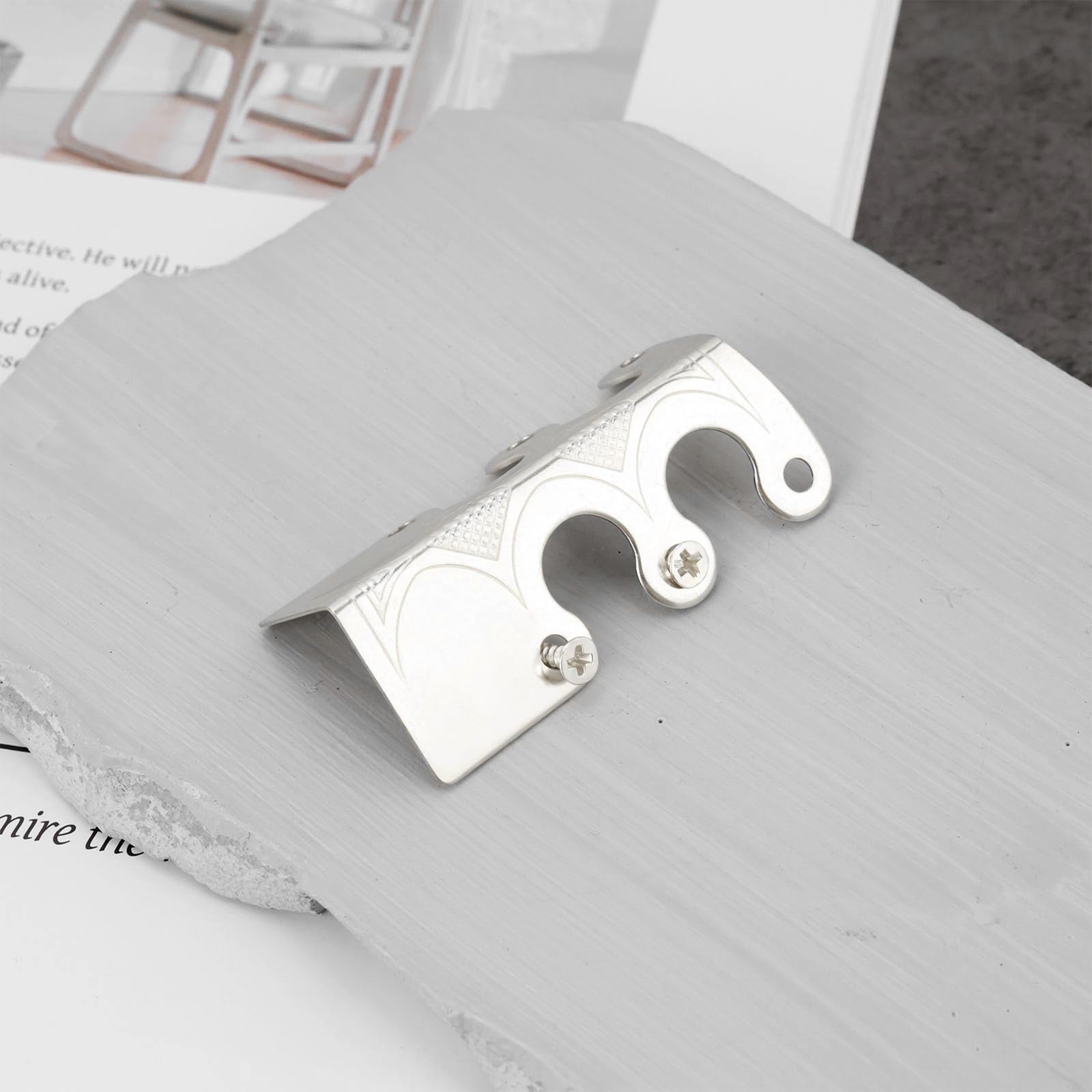 12 pièces de protections d'angle en métal avec vis pour plinthes pour meubles de salon, bureau et boîtes à bijoux - Emballage 4,8x2,9x2,1 cm Blanc Nickel