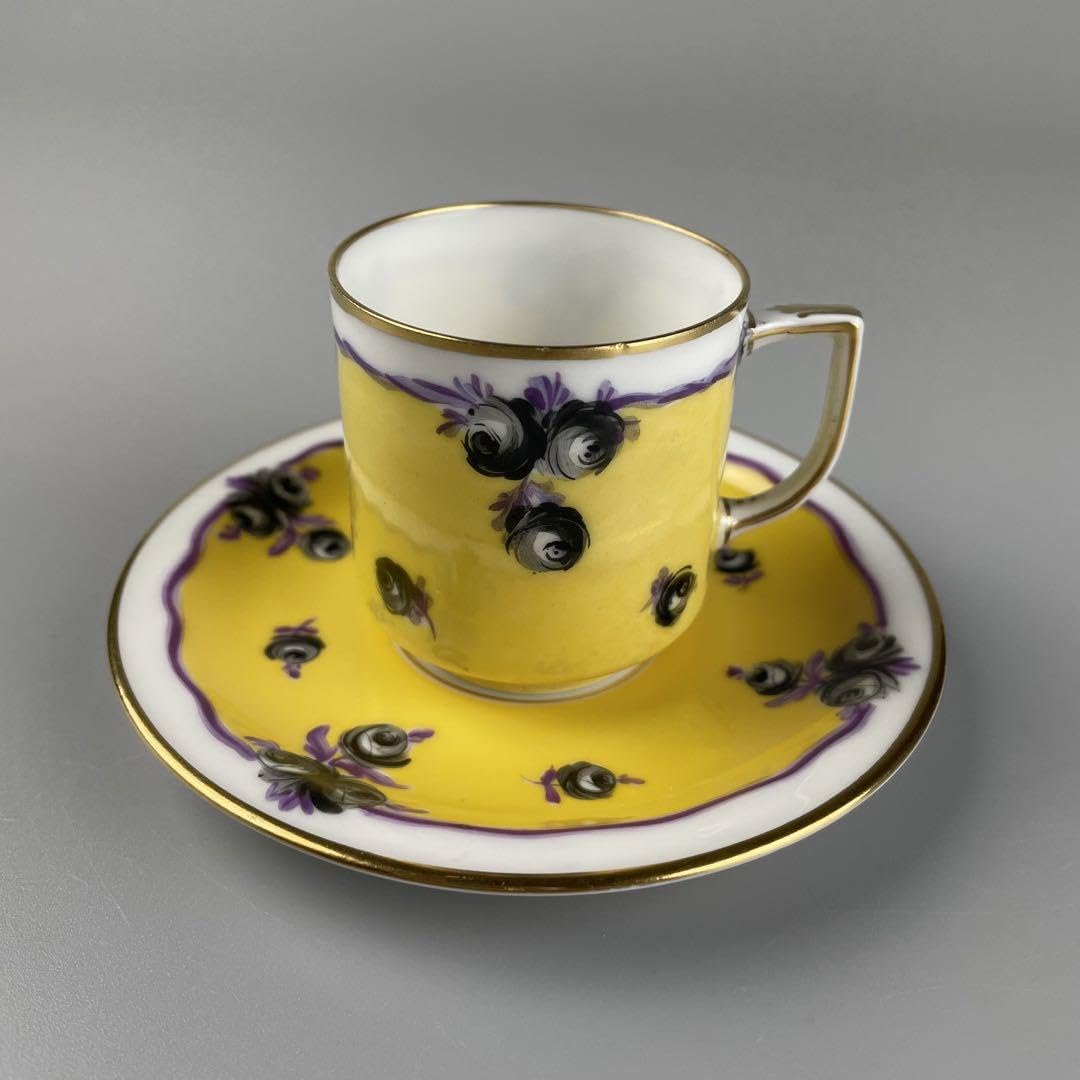 希少品】ドレスデン 金彩フラワー装飾紋様 デミタスカップ&ソーサー 1 