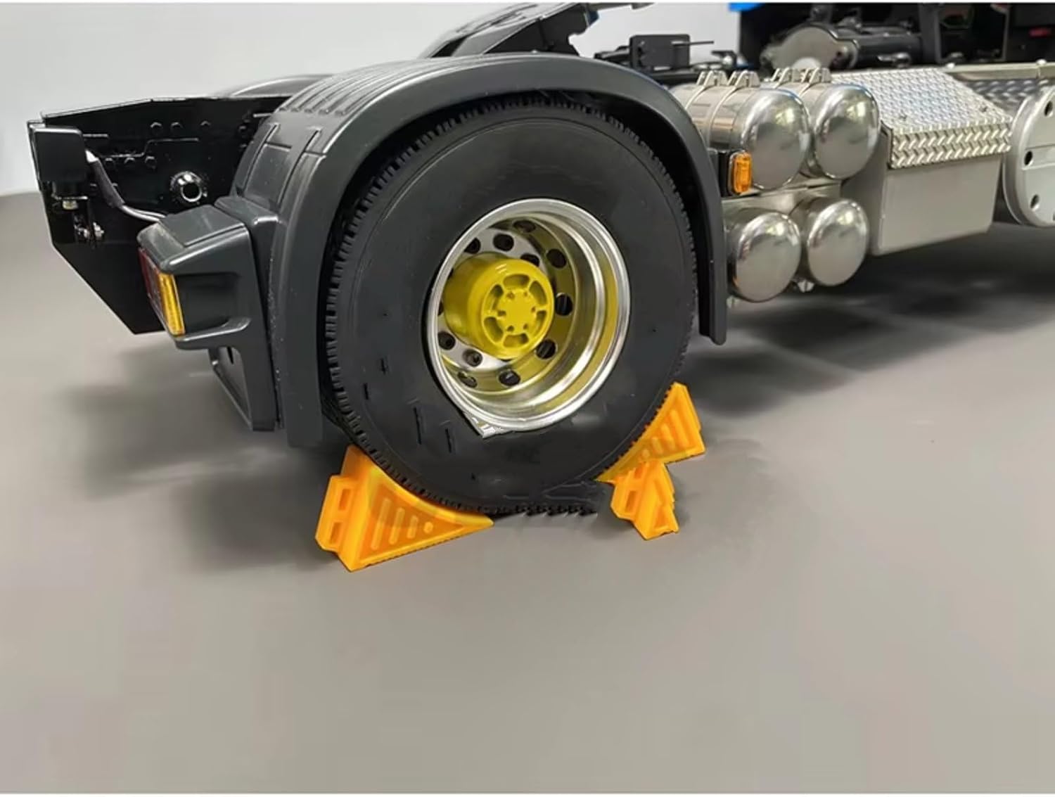 RCアップグレードパーツ For Tamiya For Scania 770S R620 For Volvo For Benz Ar