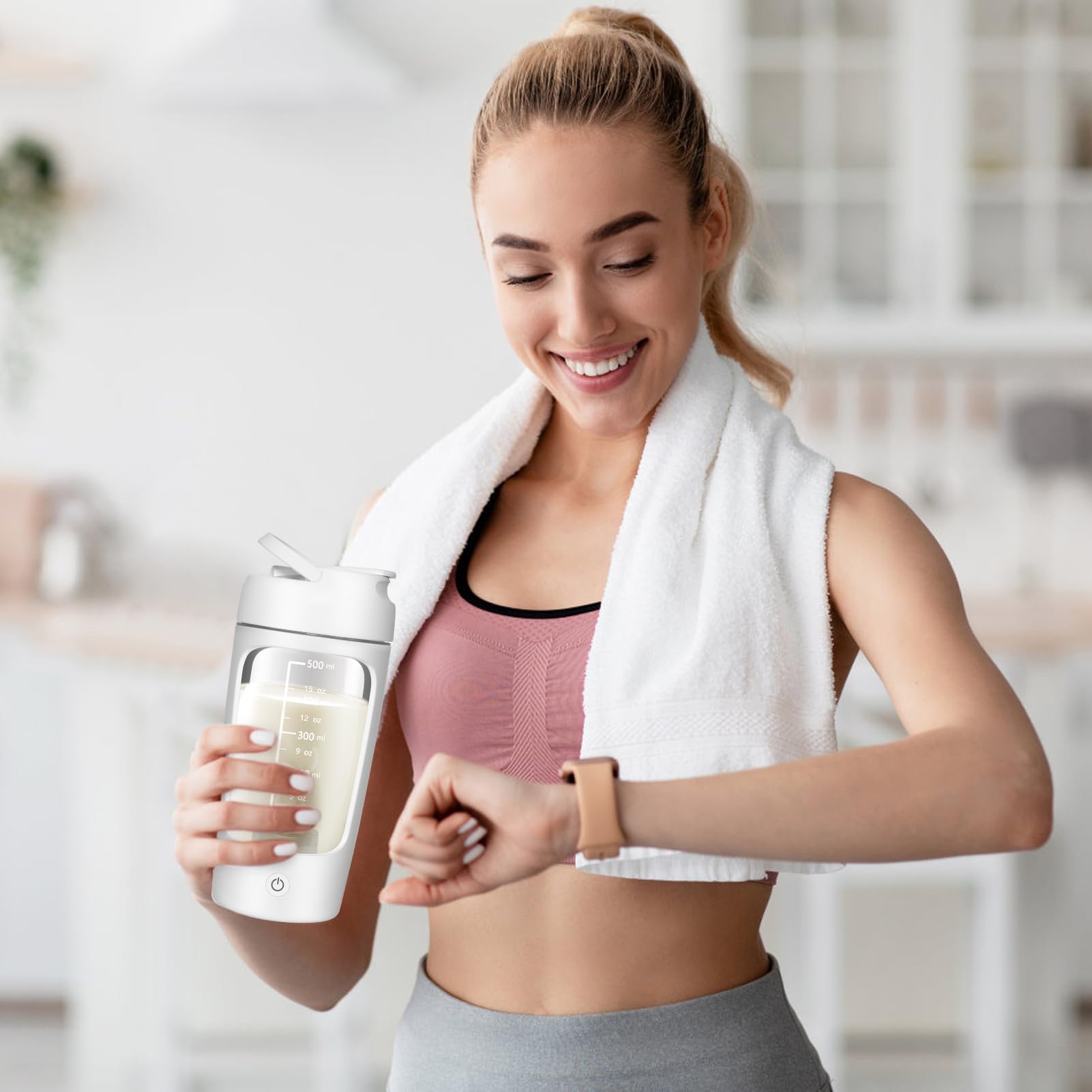 SOARFLY Shaker Proteine Elettrico, 650ml Bottiglia per Shaker per Proteine Ricaricabile USB C, Senza BPA, Shaker Elettrico per Frullati Proteici e Frullati Sostitutivi dei Pasti, Bianco