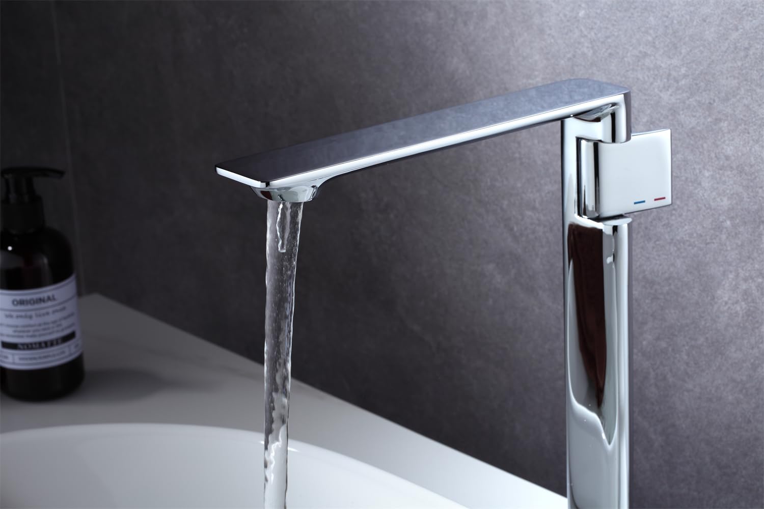 Bateria łazienkowa – wysoka chromowana bateria mieszająca z bardzo długą wylewką do zlewu naczyniowego – instalacja umywalki z pojedynczym uchwytem – elegancki mosiężny design