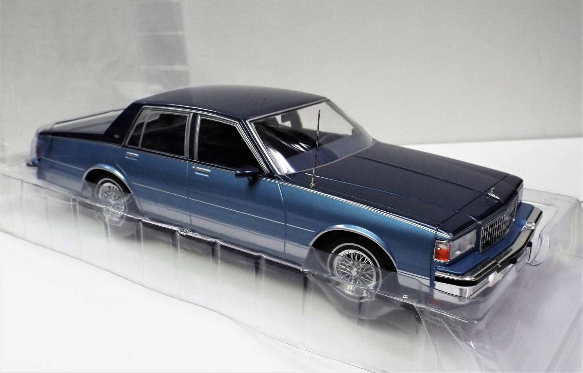 Amazon | 【MCG】1/18 シボレー カプリス 4ドア セダン 1986年 ブルー