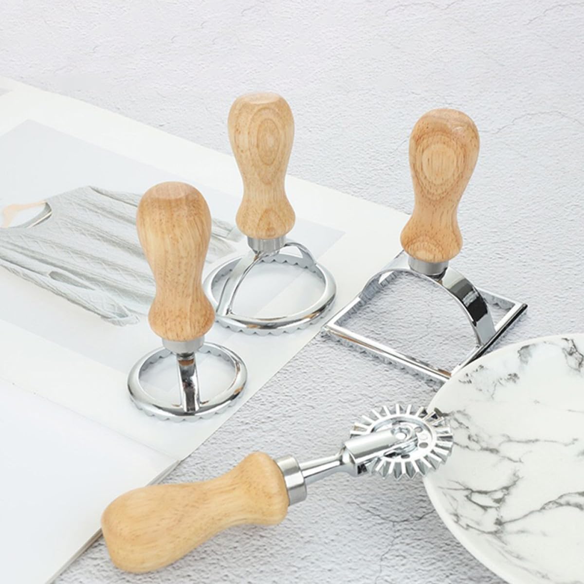 4 Piezas Moldes de Aleación para Galletas y Dumplings Diversas Formas, Herramienta para Hornear Sencilla y Que Ahorra Trabajo, Adecuado para Repostería Casera