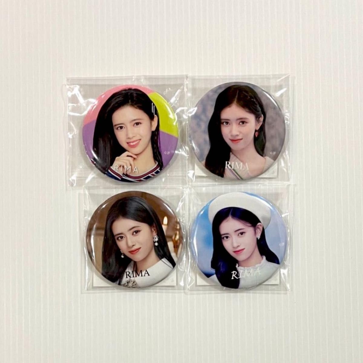 Amazon | NiziU リマ 缶バッジ 4個 セット POPUP STORE Paradise Burn 