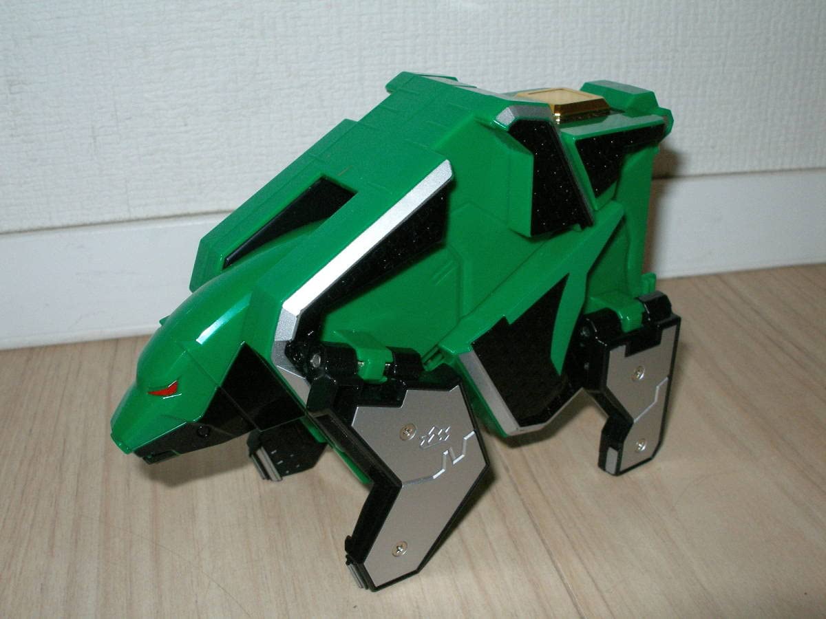 RT-3332500304☆谷千明☆シンケングリーンペンダント＆熊折神 Amazon.co.jp: 折神獣 熊折神：単品/侍合体DXシンケンオーの右脚パーツ