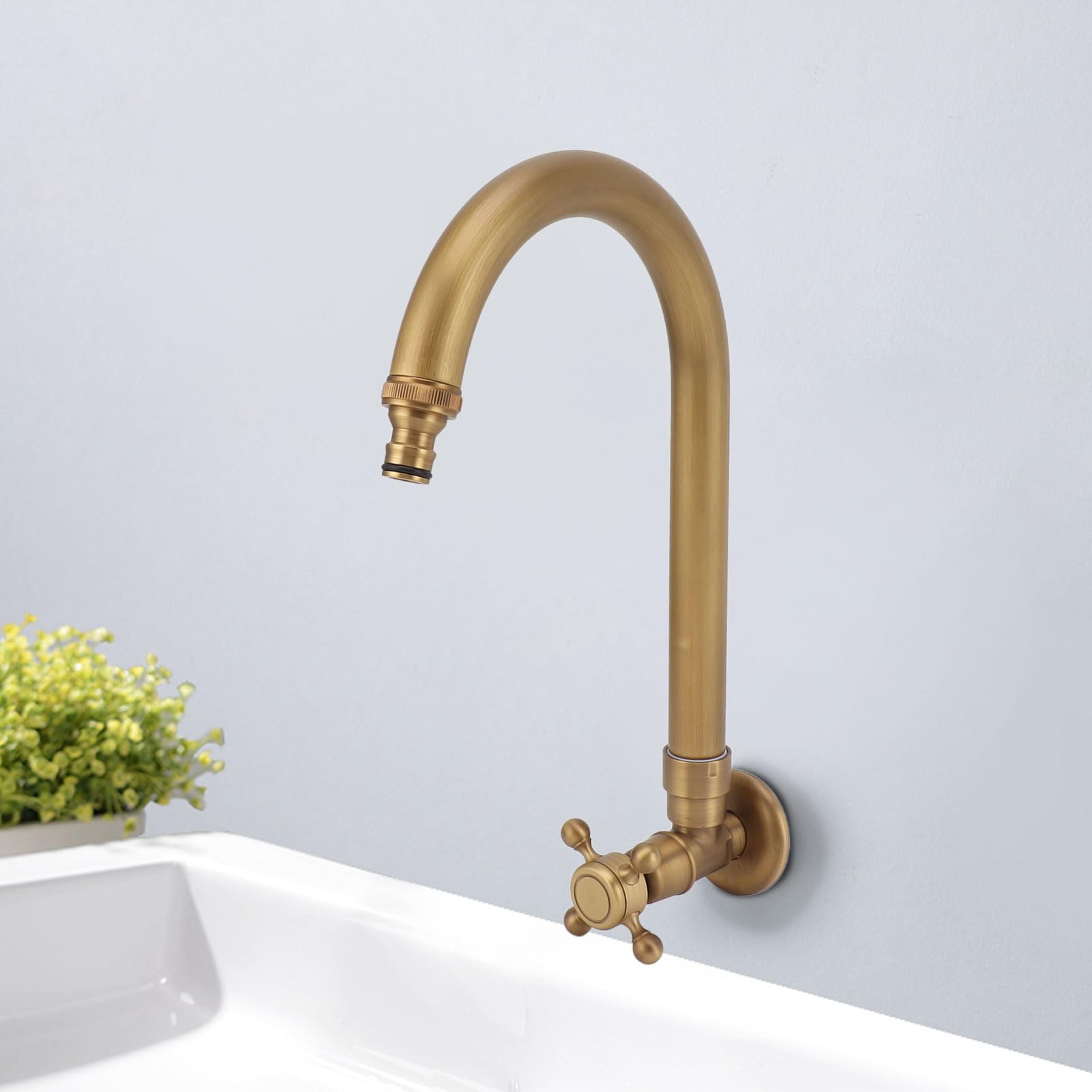 Grifo para Fregadero de Cocina Al Aire Libre, Rotación de 360 ​​Grados, Grifo para Jardín de Agua Fría, Antiguo en la Pared, Prevención de Grietas por Heladas, Cuello Flexible,