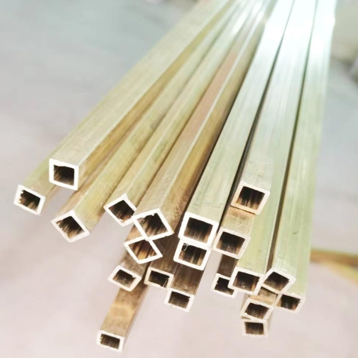Lot De 2 Tubes Carrés En Laiton - 5x5 Mm, épaisseur 1 Mm, Longueur 500 Mm, Pour Bricolage Ou Décoration - 10