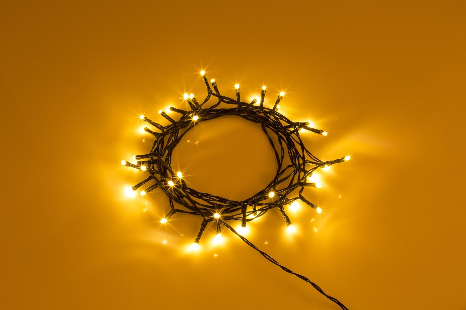 Out of the Blue LED-Lichterkette 40 LEDs warmweiß und bunt, mit Timer, IP44, batteriebetrieben