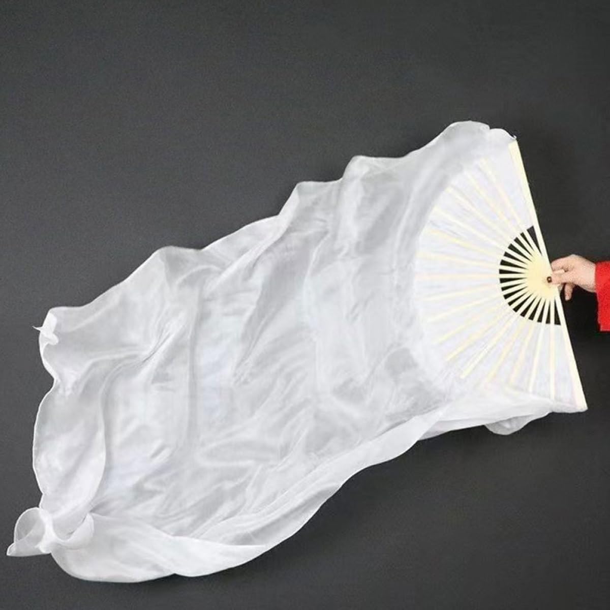 DOITOOL Abanico de Baile Plegable de Tela y Madera Blanco, Ligero y Decorativo, Adecuado para Danza del Vientre y Baile en Plaza, Diseño Delicado y Uso Versátil