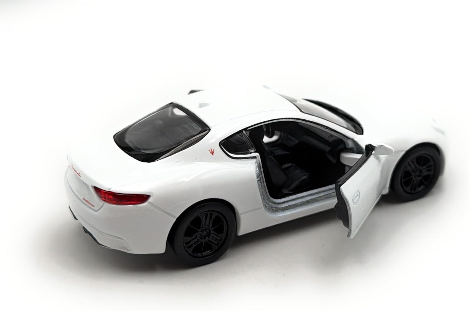 Toi-Toys Welly Model Car Maserati Gran Tourismo Folgoro Vehicle Miniature Car Scale 1:39 / L 12 cm White
