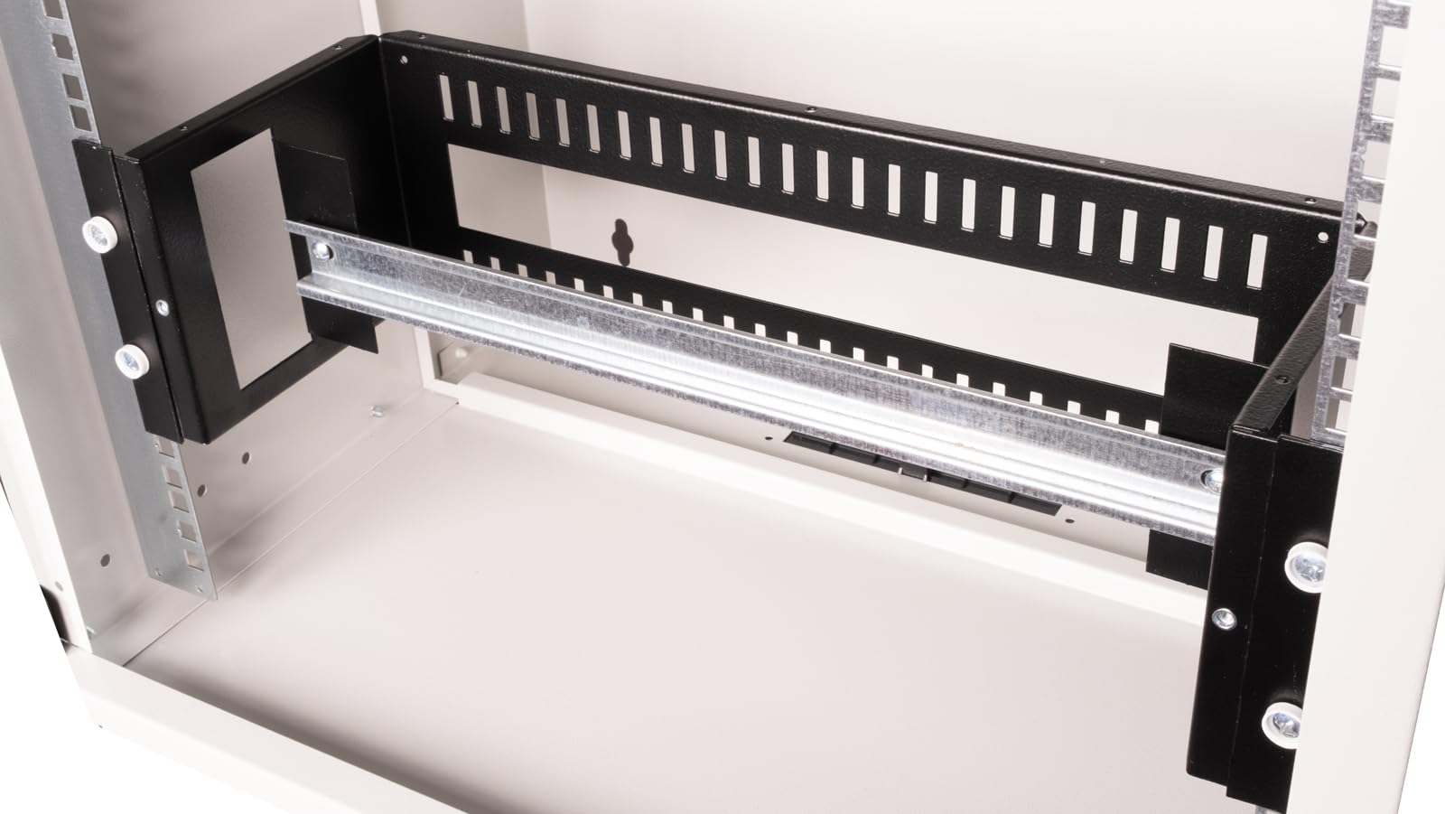 ROLINE Support pour Rail DIN 19 Pouces 3 U, 133 x 482 x 123 H x L x P